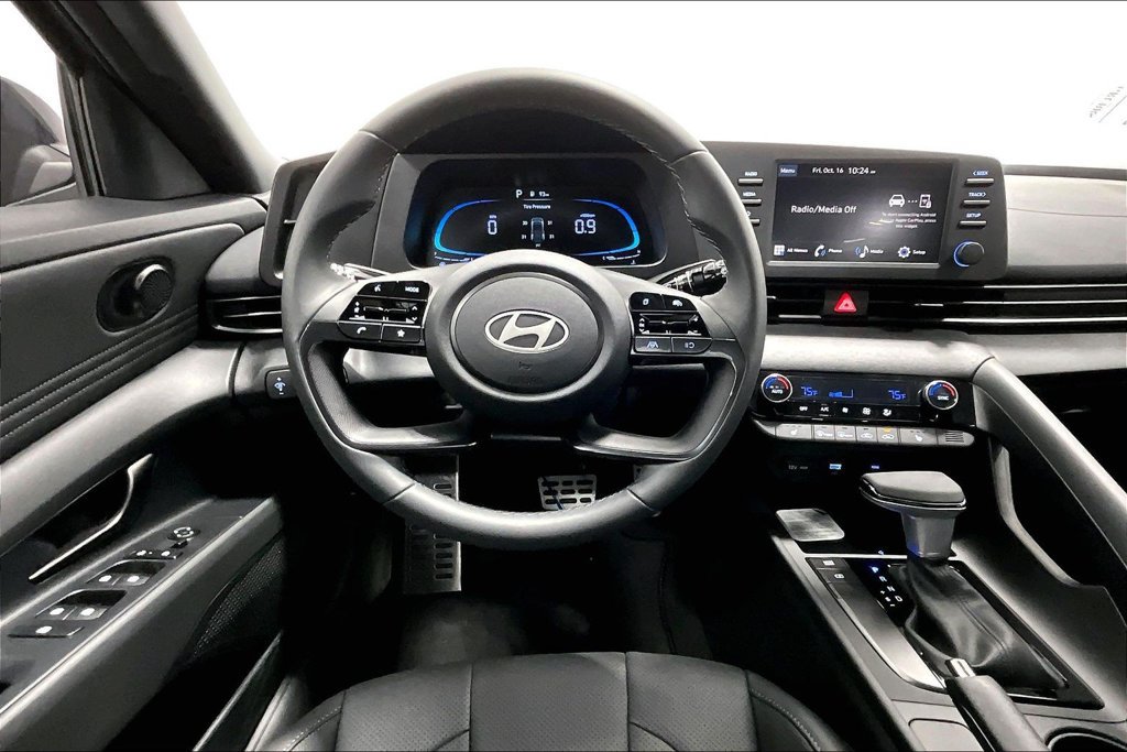 New 2026 Hyundai Elantra SEL Sport FWD image 12