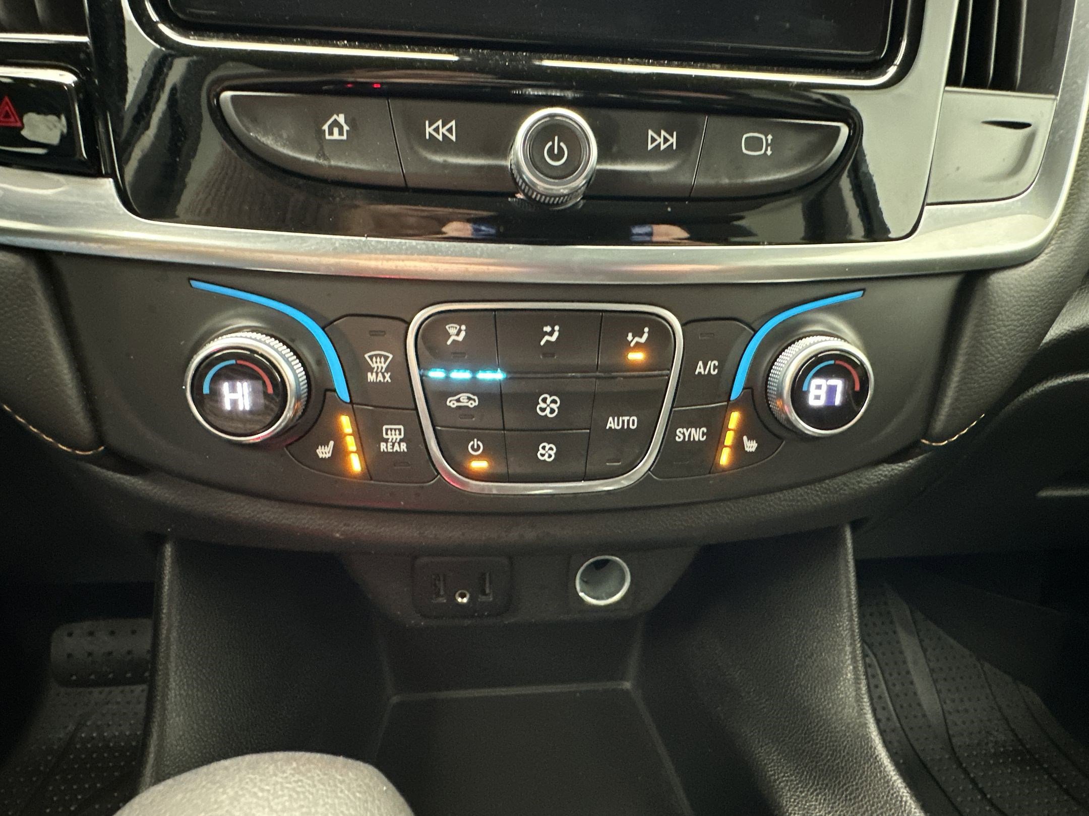 Used 2021 Chevrolet Traverse LT w/ LPO, Floor Liner Package image 17