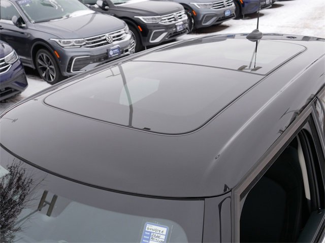 Used 2020 MINI Cooper 4-Door Hardtop w/ Premium Package image 11