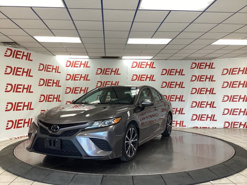 Used 2020 Toyota Camry SE FWD image 3