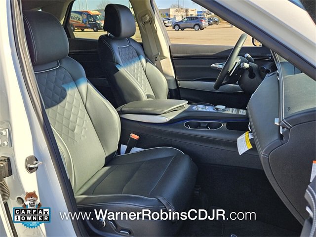 Used 2024 Genesis Electrified GV70 w/ Prestige Package image 17