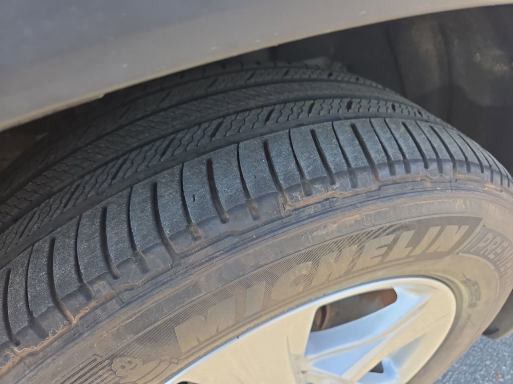 Used 2024 Toyota Highlander LE image 25