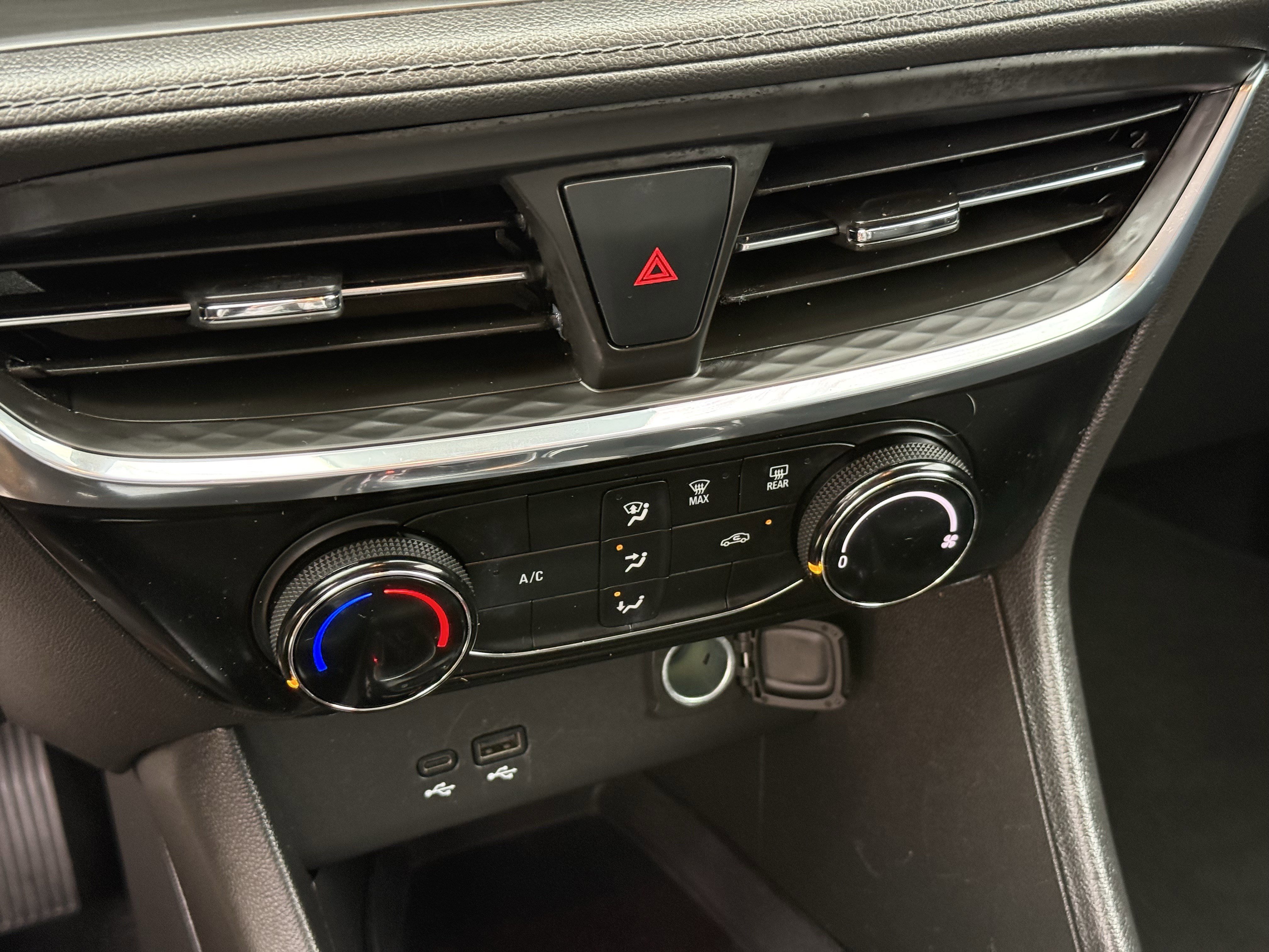 Used 2024 Buick Encore GX Sport Touring image 23