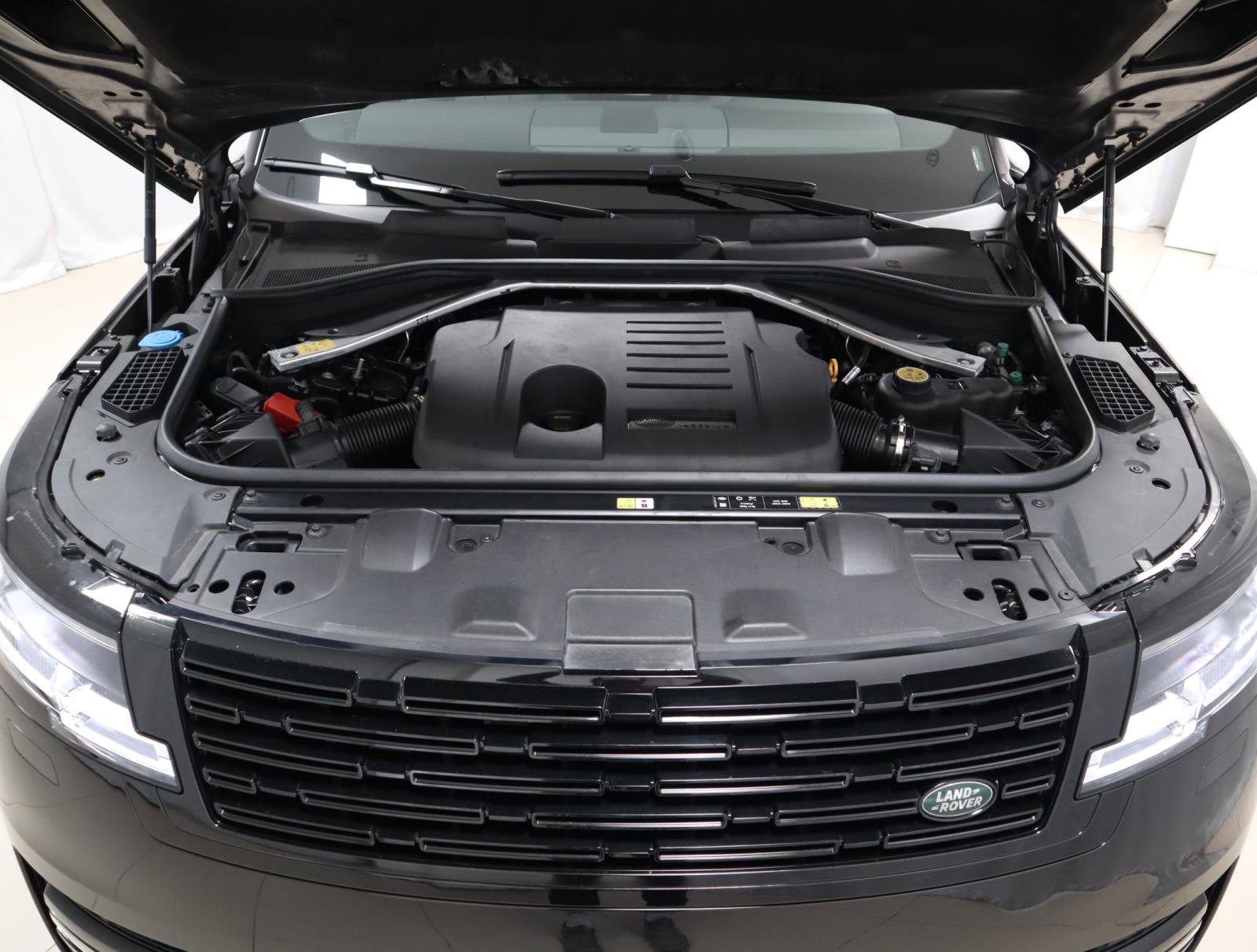 Used 2024 Land Rover Range Rover SE image 10