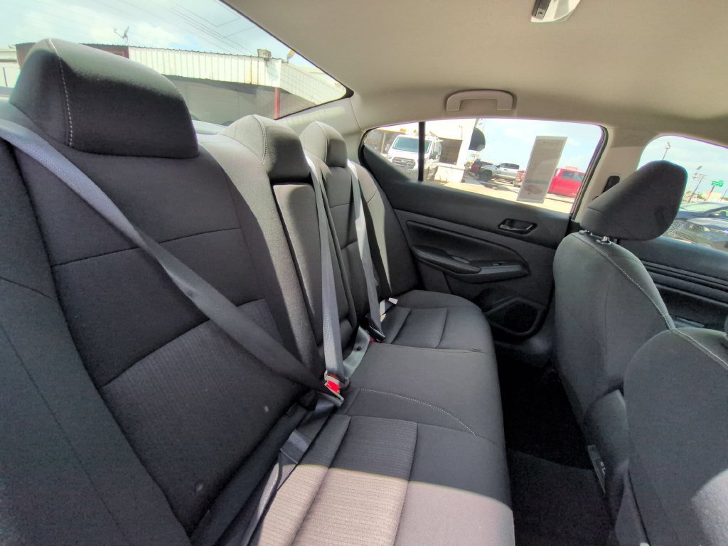 Used 2025 Nissan Altima 2.5 SV FWD image 29