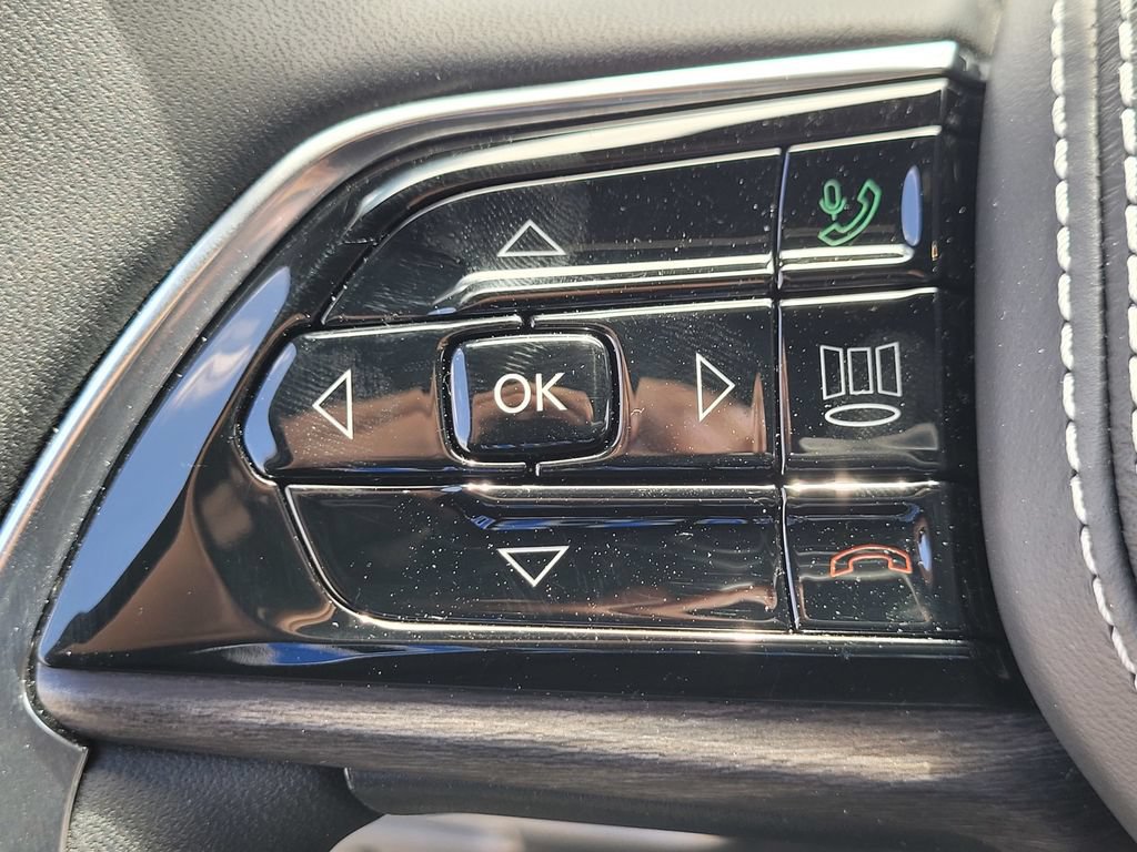 Used 2022 Jeep Grand Cherokee Overland w/ MOPAR Finishing Package AWD/4WD image 26