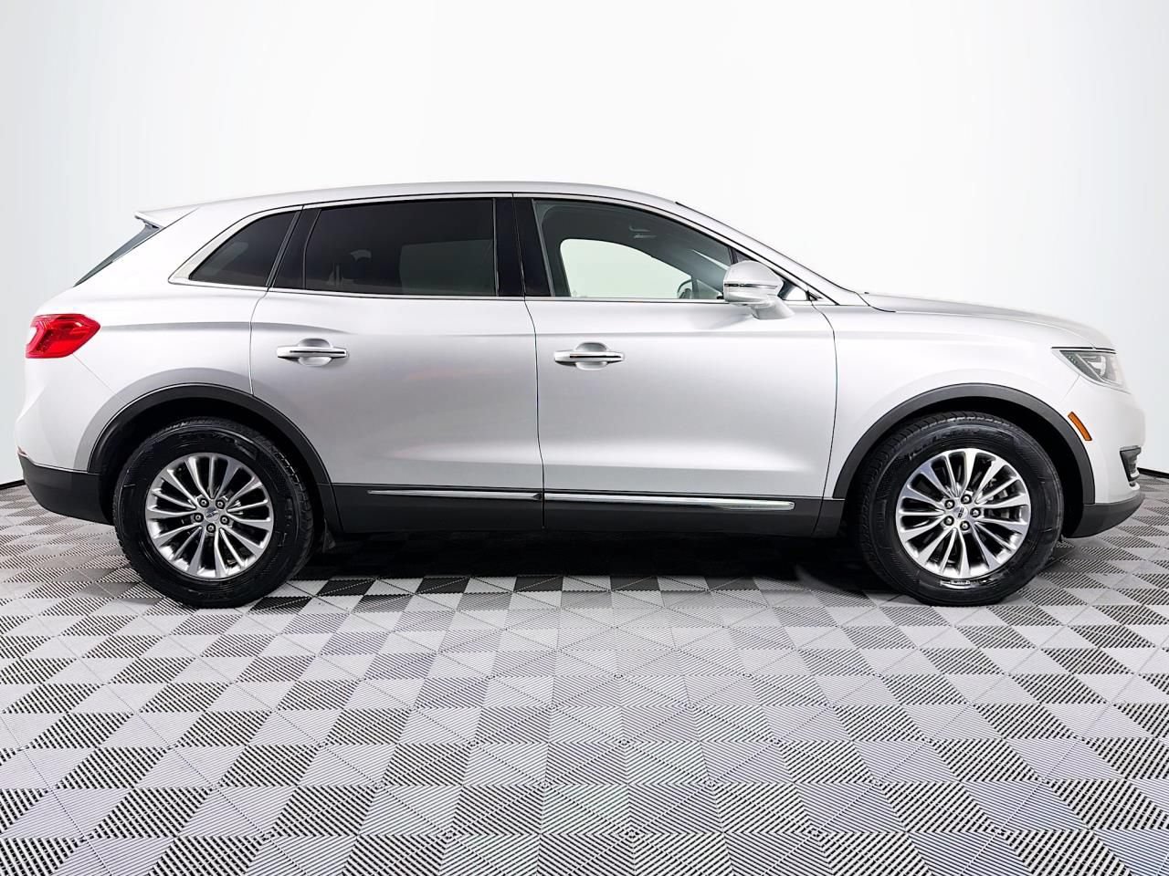 Used 2017 Lincoln MKX Select w/ MKX Climate Package AWD/4WD image 27