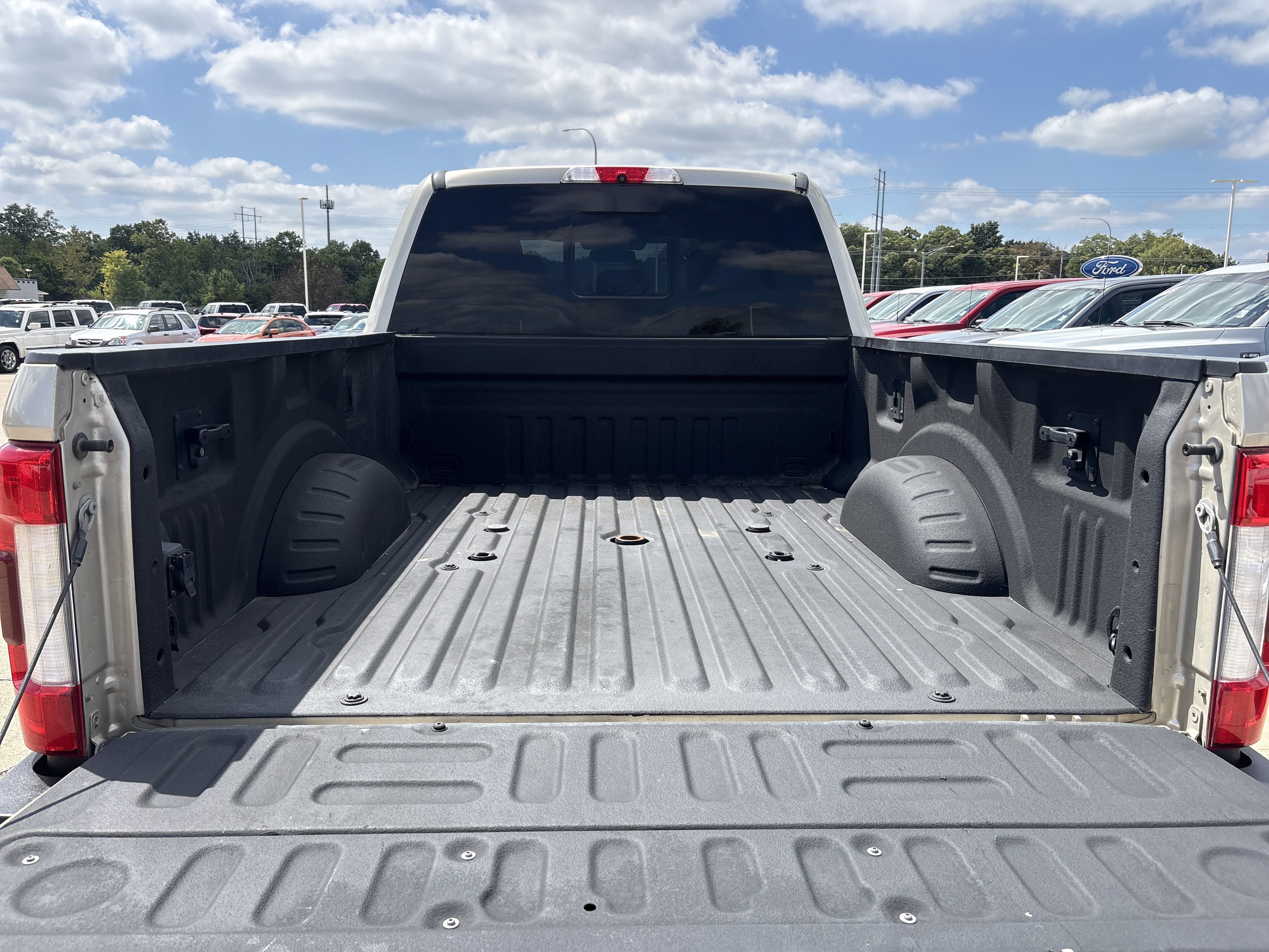 Used 2017 Ford F250 Platinum w/ Platinum Ultimate Package image 5