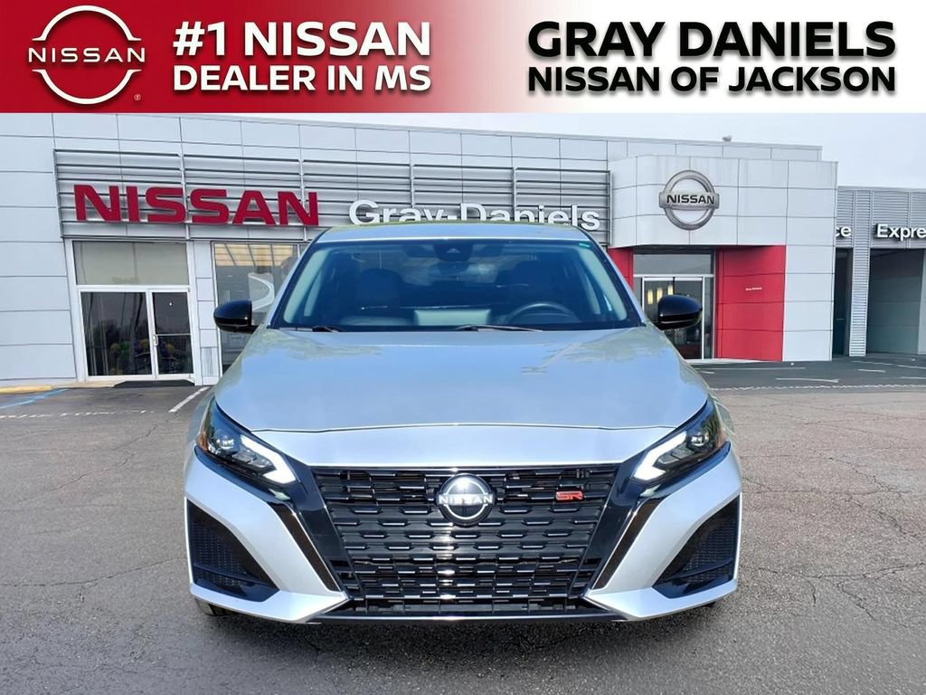 Used 2024 Nissan Altima 2.5 SR w/ SR Premium Package FWD video 2