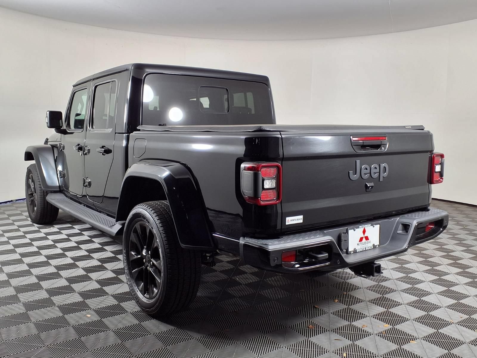 Used 2022 Jeep Gladiator Overland AWD/4WD image 5