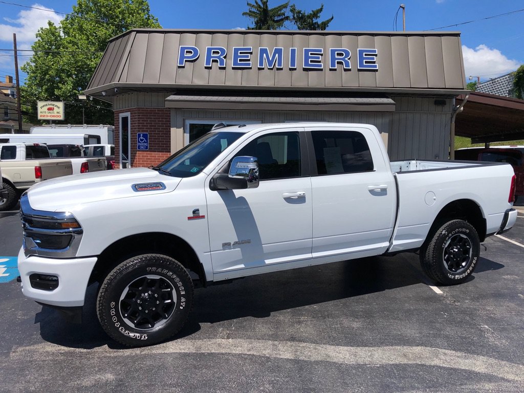 Used 2026 RAM 2500 Laramie AWD/4WD image 2