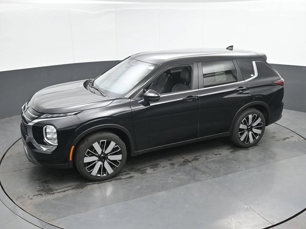 Used 2025 Mitsubishi Outlander SE AWD/4WD image 37