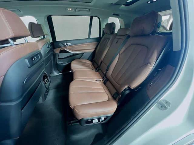 Used 2021 BMW X7 xDrive40i w/ Premium Package image 27