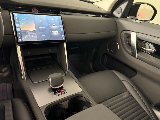 Used 2025 Land Rover Discovery Sport S image 22