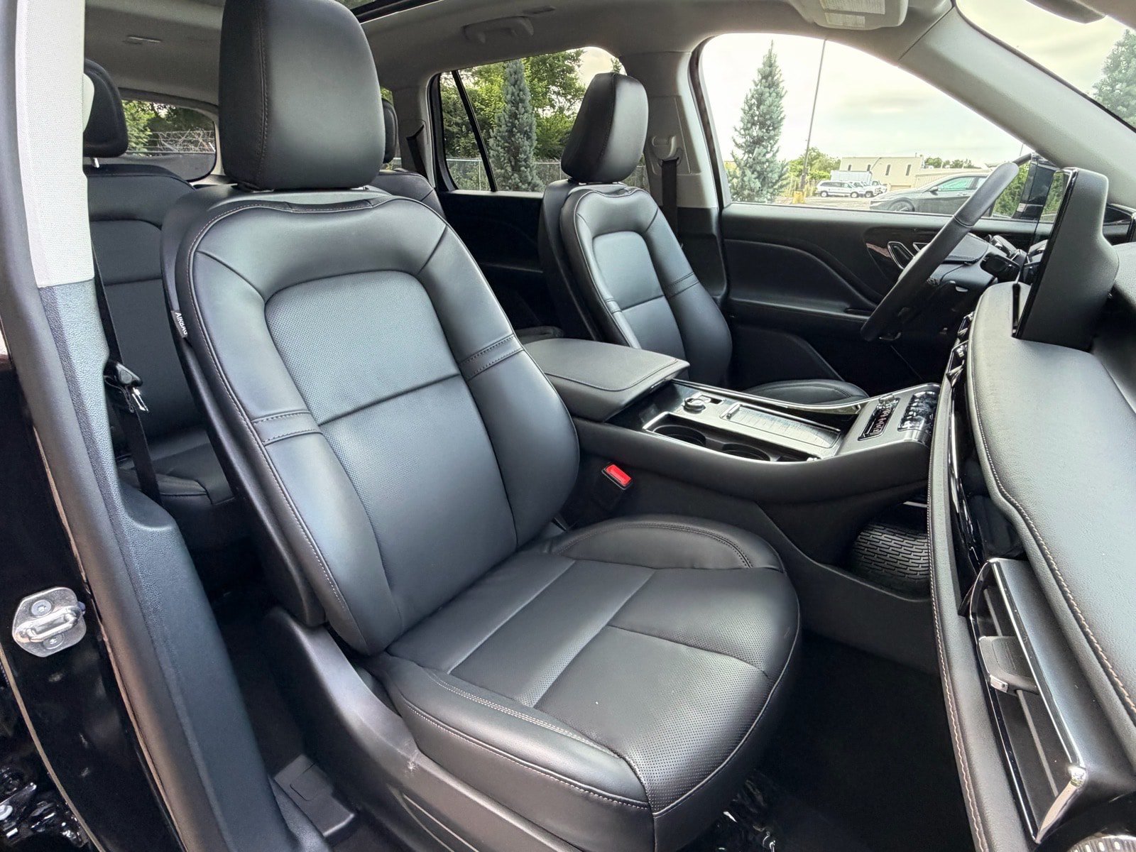 New 2026 Lincoln Aviator AWD image 12