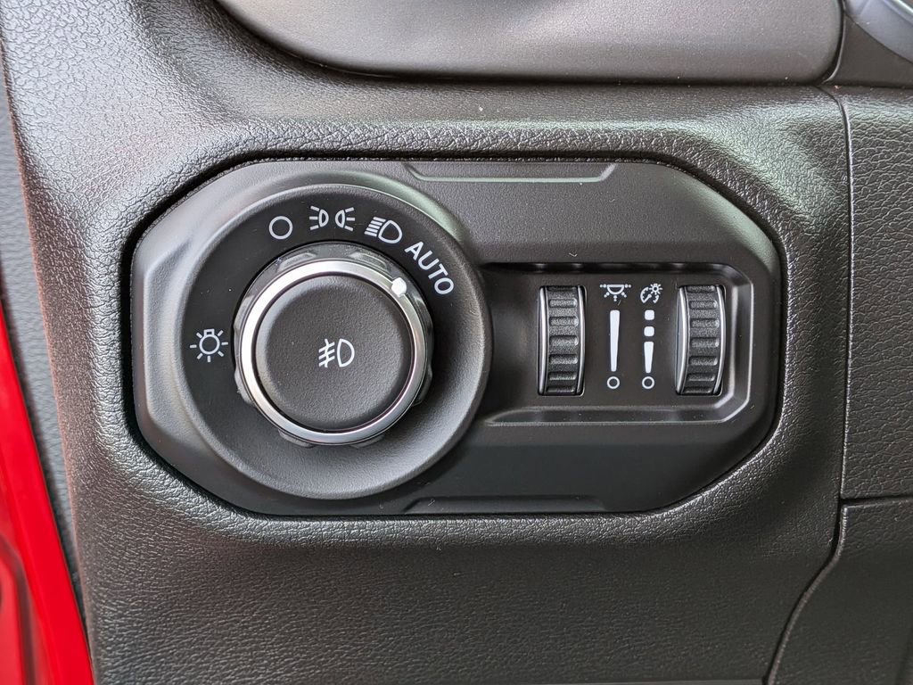 Used 2020 Jeep Wrangler Unlimited Sahara AWD/4WD image 26