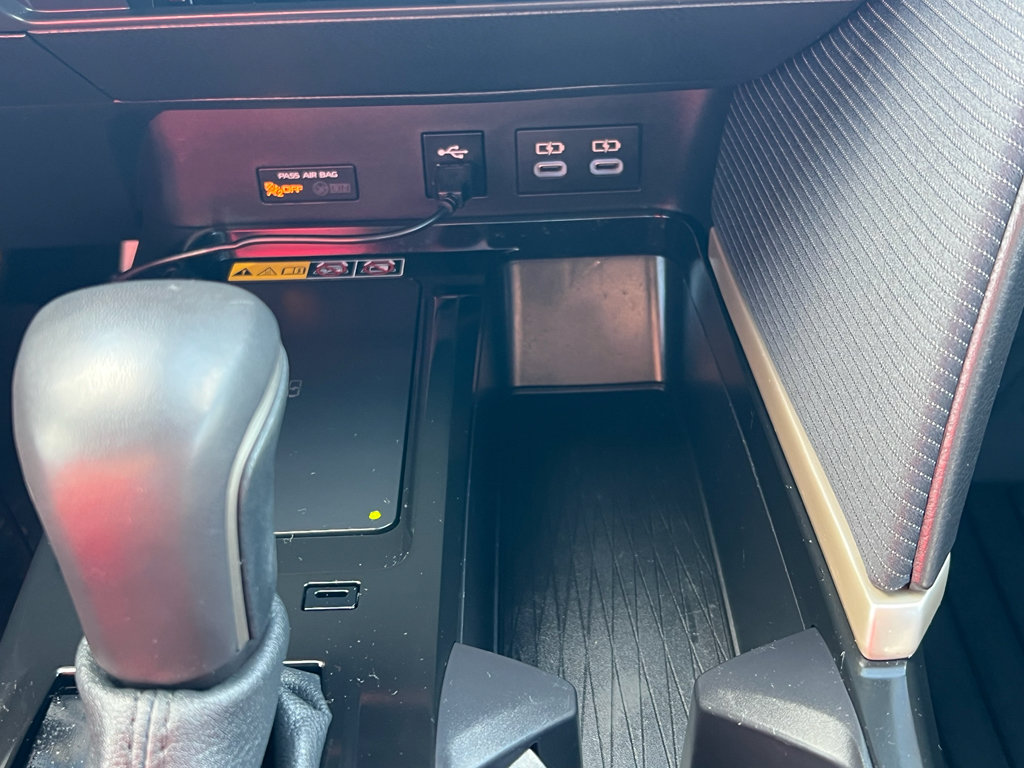 Used 2025 Toyota Camry SE FWD image 26