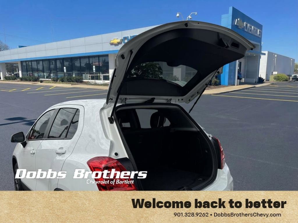 Used 2018 Chevrolet Trax LS AWD/4WD image 32