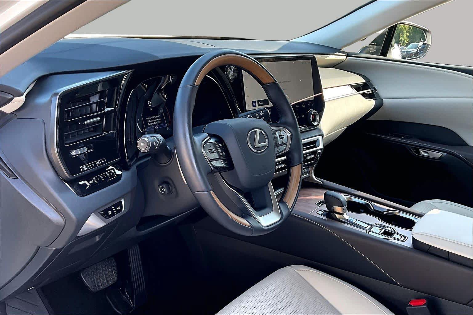 Used 2025 Lexus RX 350 Premium Plus FWD image 17