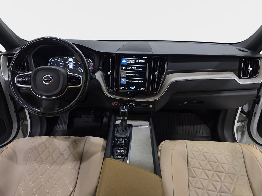Used 2018 Volvo XC60 T6 Inscription w/ Convenience Package image 10