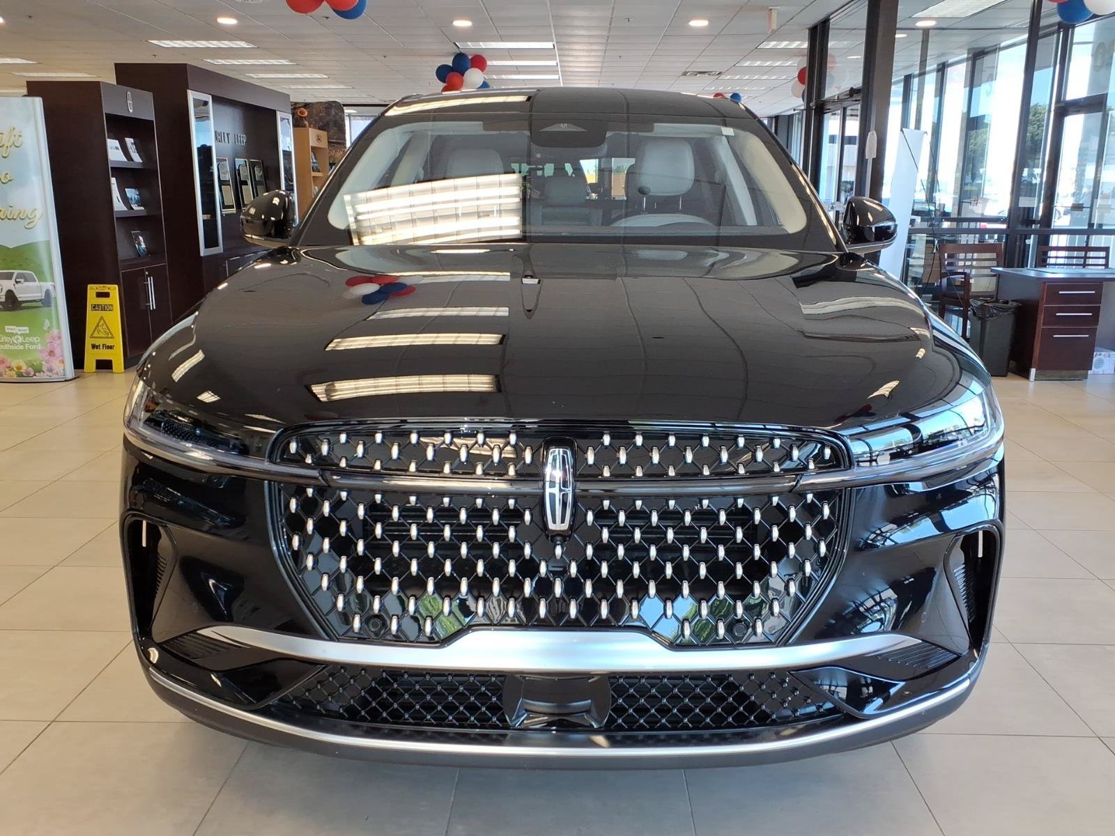 New 2026 Lincoln Nautilus Premier AWD/4WD image 2