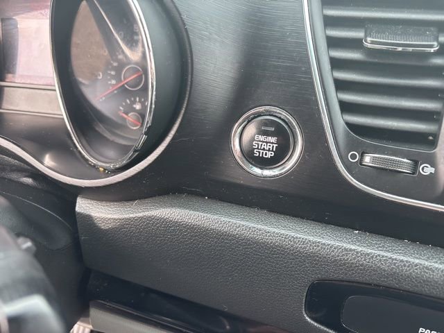 Used 2019 Kia Sedona EX image 19