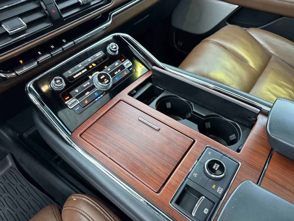 Used 2022 Lincoln Navigator L Reserve image 27