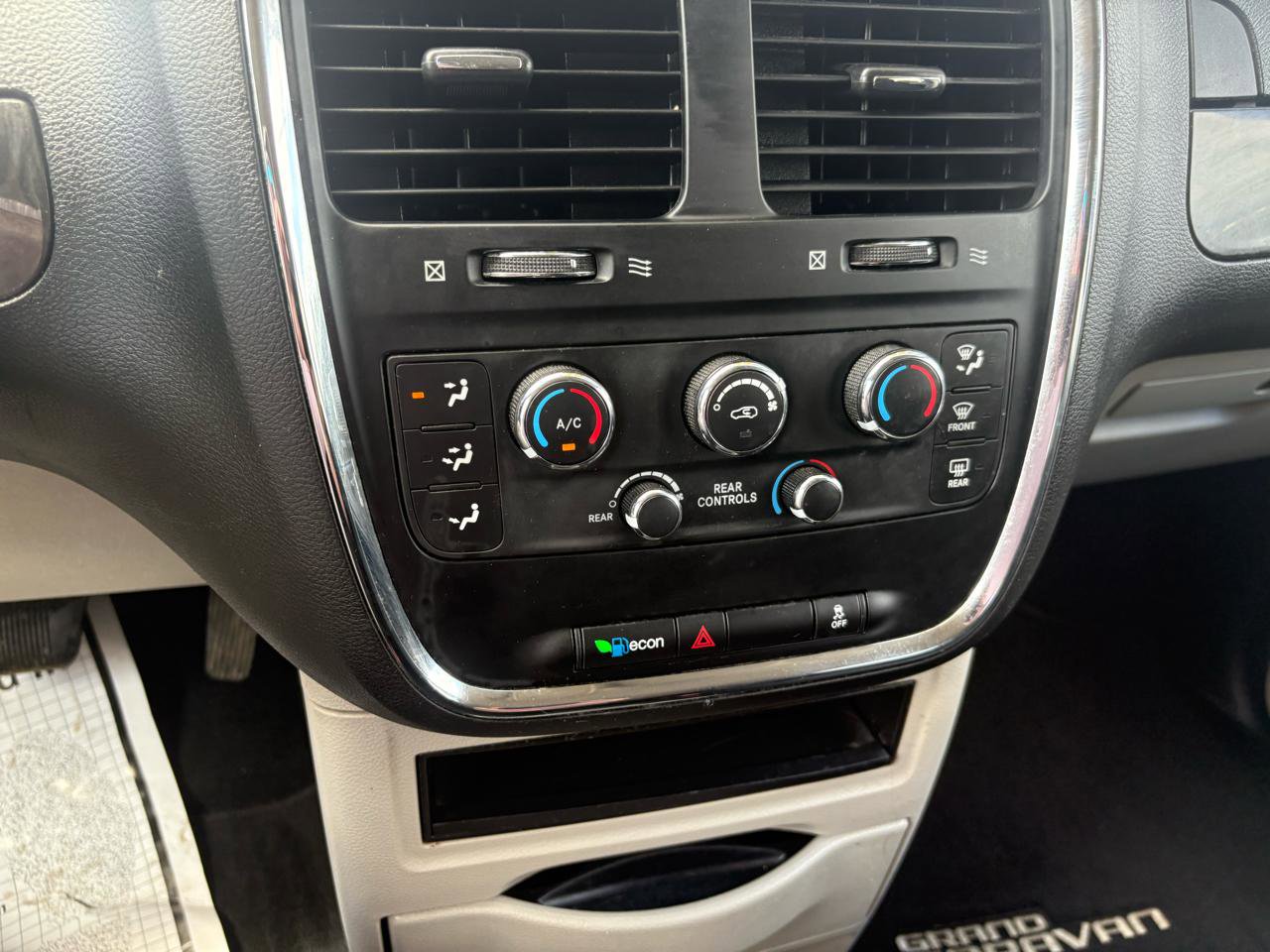 Used 2014 Dodge Grand Caravan SE w/ Quick Order Package 29E SE FWD image 19