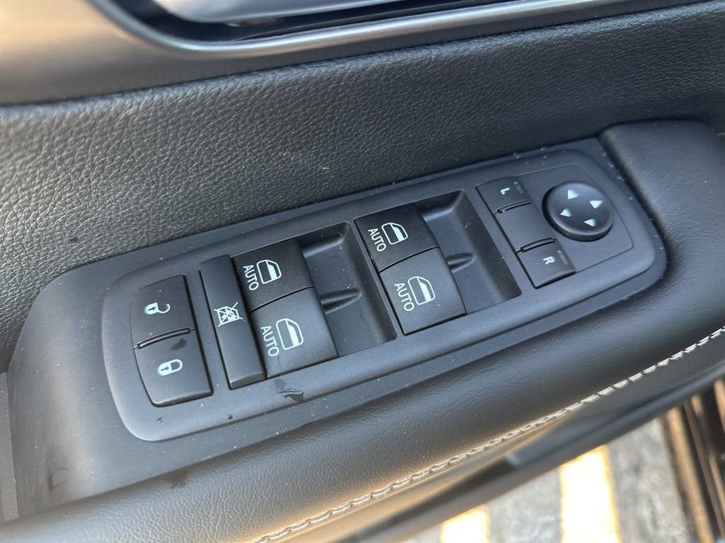 New 2026 Chrysler Pacifica Select image 12