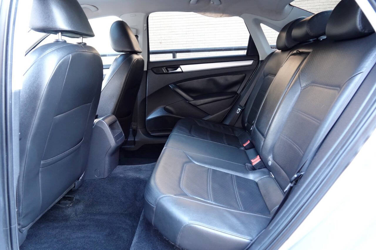 Used 2012 Volkswagen Passat TDI SE FWD image 55