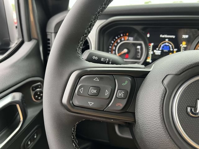 New 2025 Jeep Gladiator Sport AWD/4WD image 17