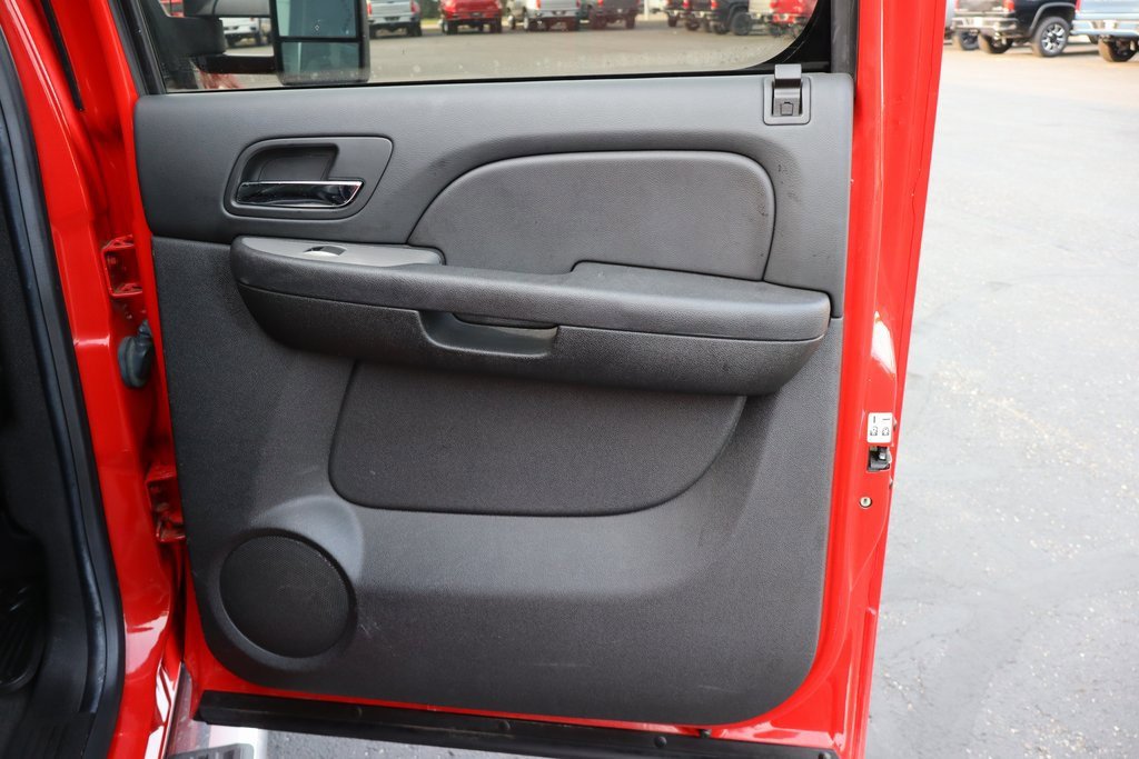 Used 2014 Chevrolet Silverado 2500 LTZ w/ LTZ Plus Package image 24