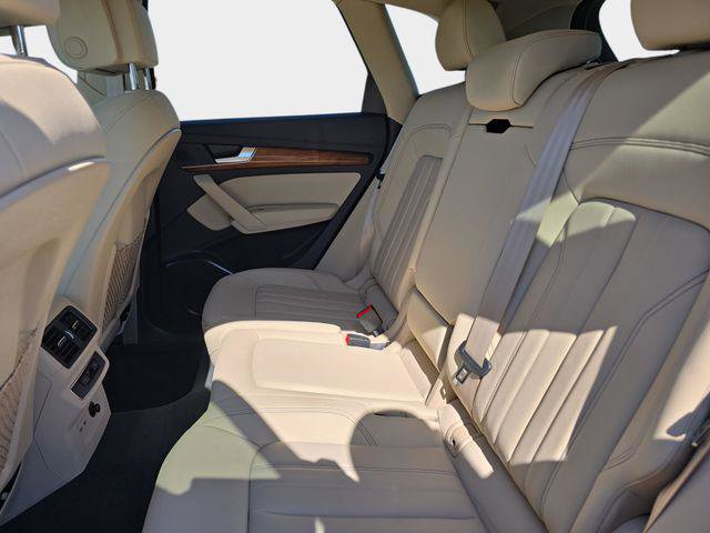 Used 2023 Audi Q5 2.0T Premium AWD/4WD image 17