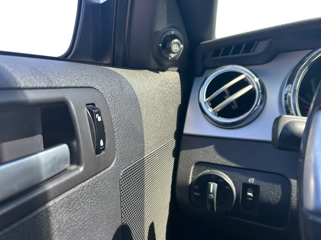 Used 2005 Ford Mustang GT RWD image 17