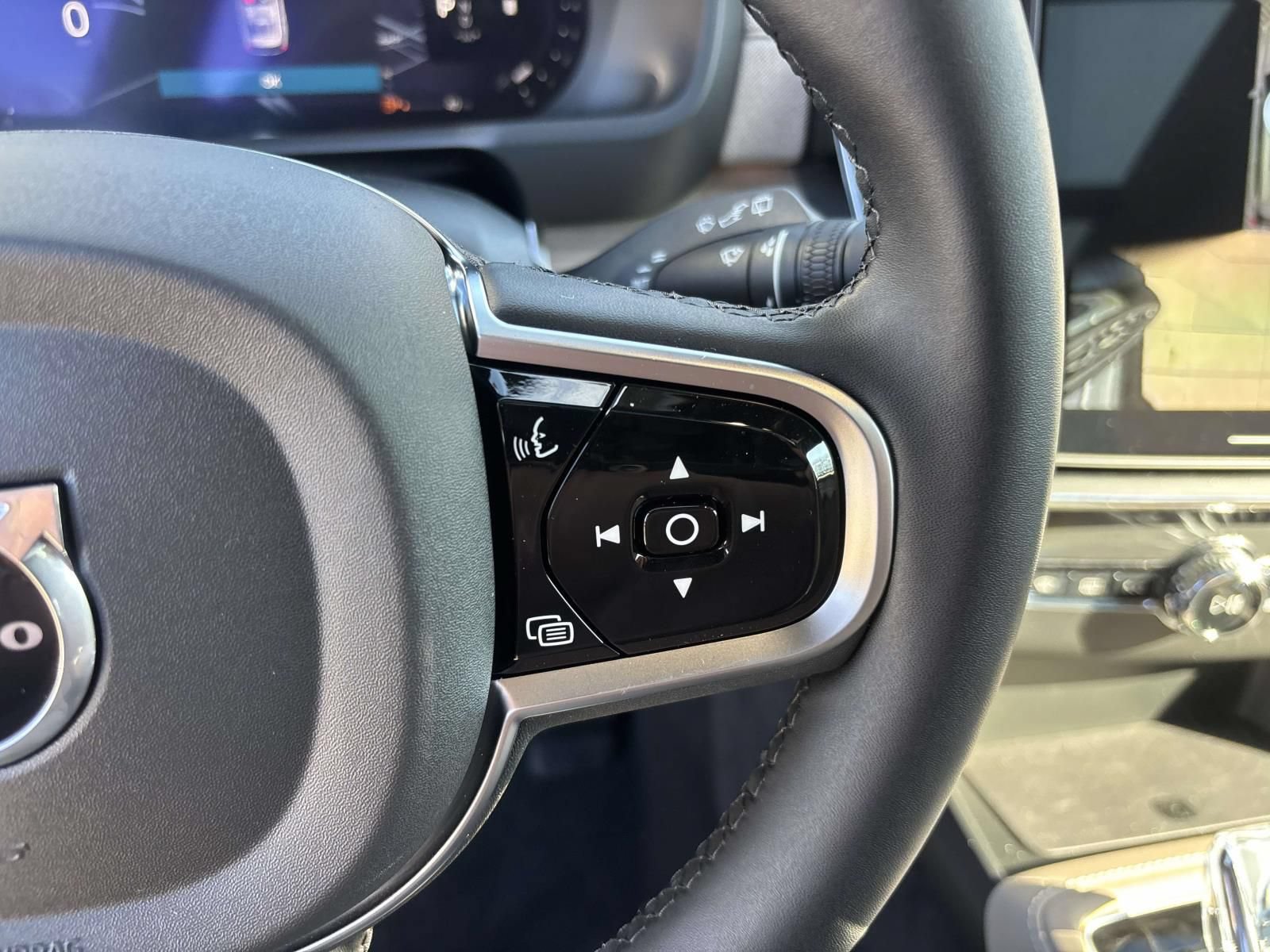 New 2026 Volvo XC90 B6 Ultra w/ Protection Package Premier AWD/4WD image 19