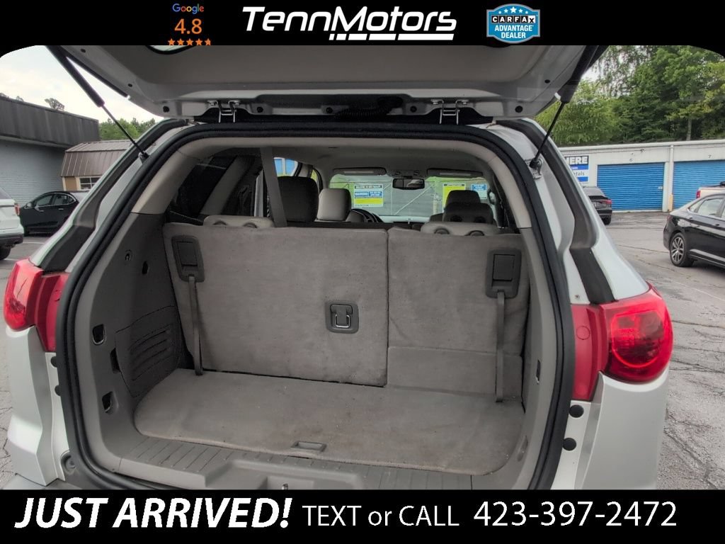 Used 2011 Chevrolet Traverse LT w/ LPO, 'HIT The Road' Package FWD image 16