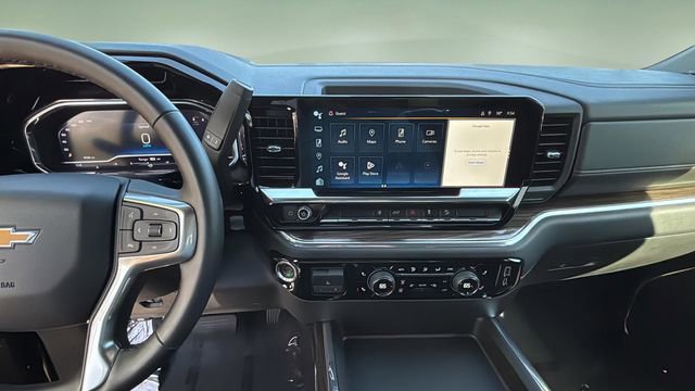 Used 2024 Chevrolet Silverado 2500 LT w/ Convenience Package image 11