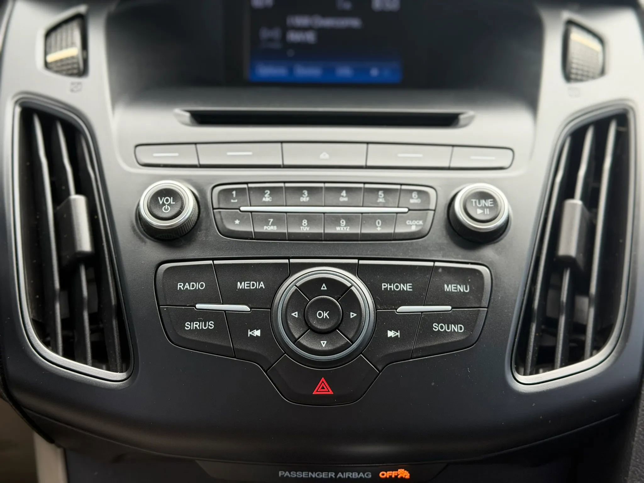 Used 2015 Ford Focus SE FWD image 23