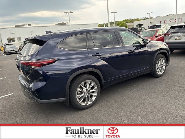 Certified 2025 Toyota Highlander Limited AWD/4WD image 8