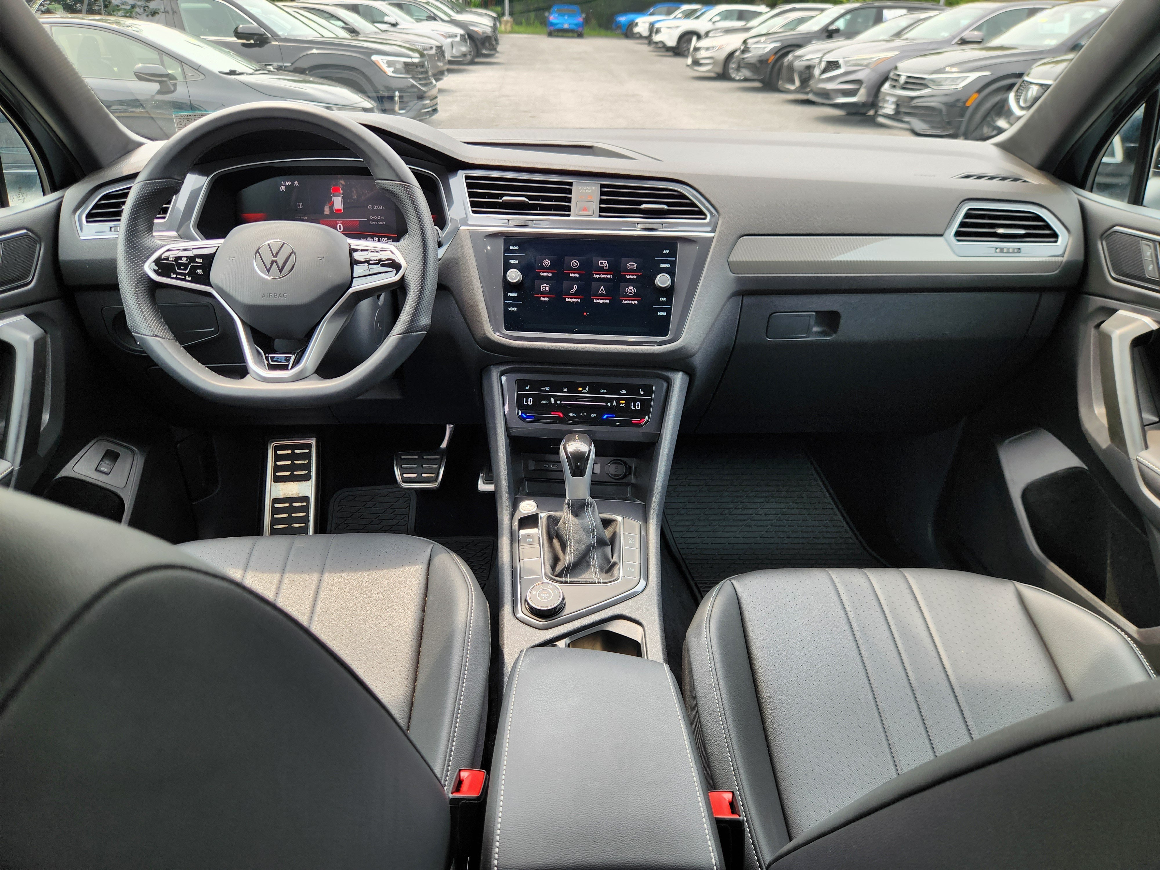 Certified 2024 Volkswagen Tiguan SE R-Line AWD/4WD image 8