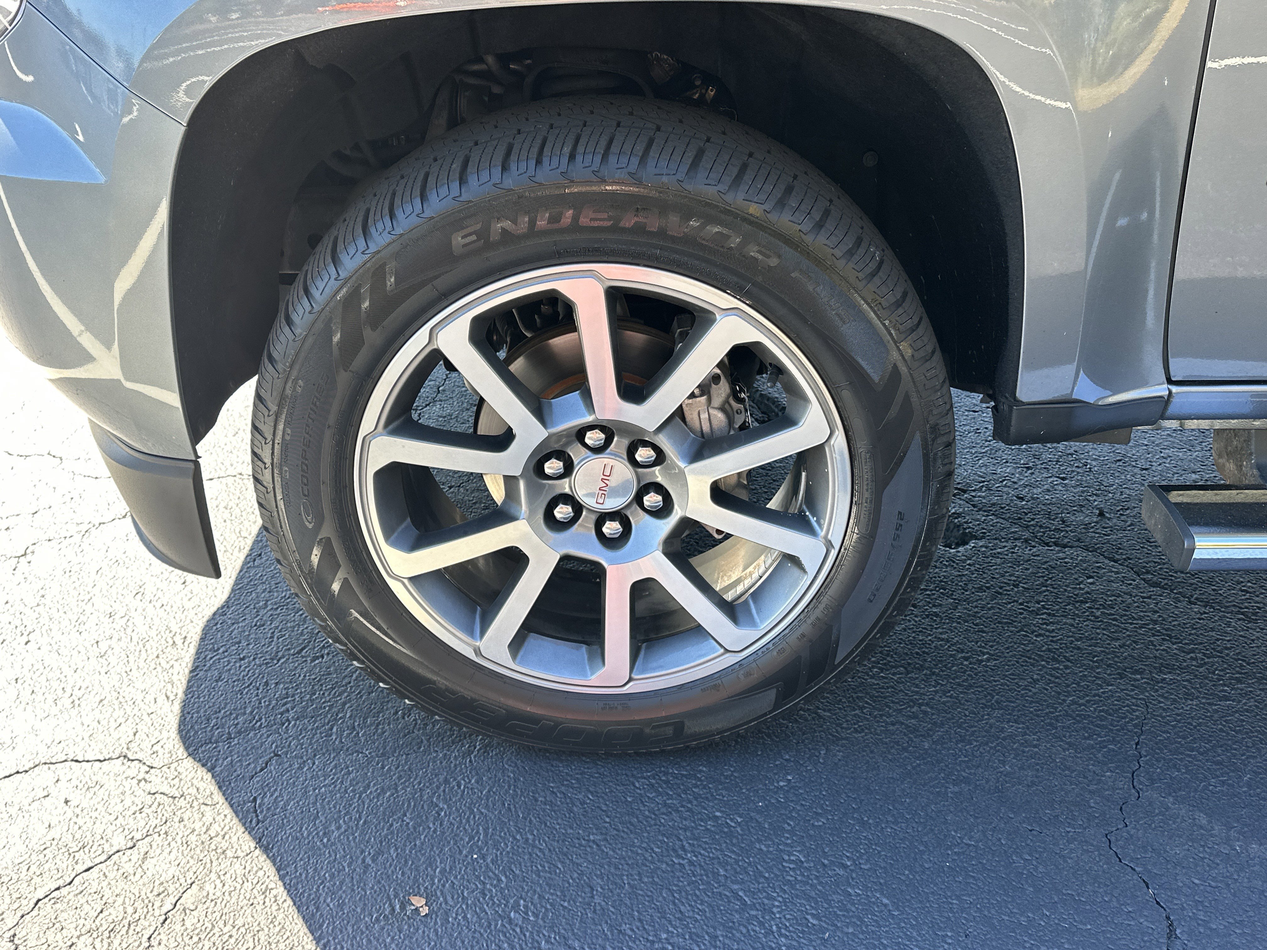 Used 2020 GMC Canyon Denali image 11