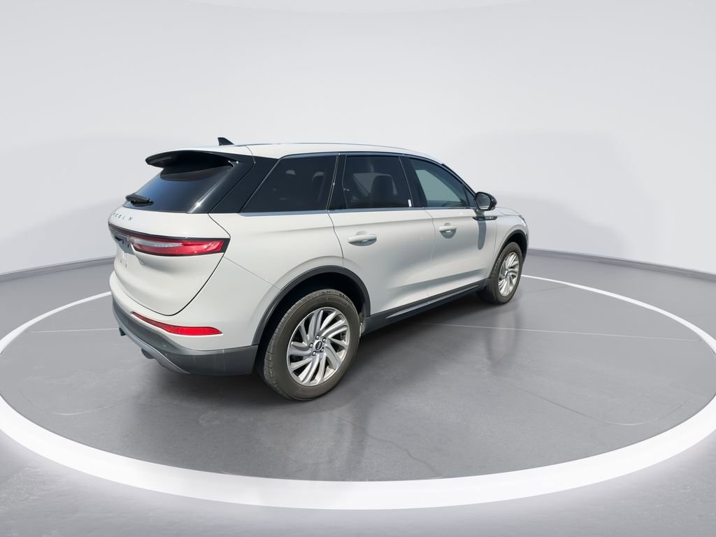 Used 2023 Lincoln Corsair AWD w/ Towing Package image 8