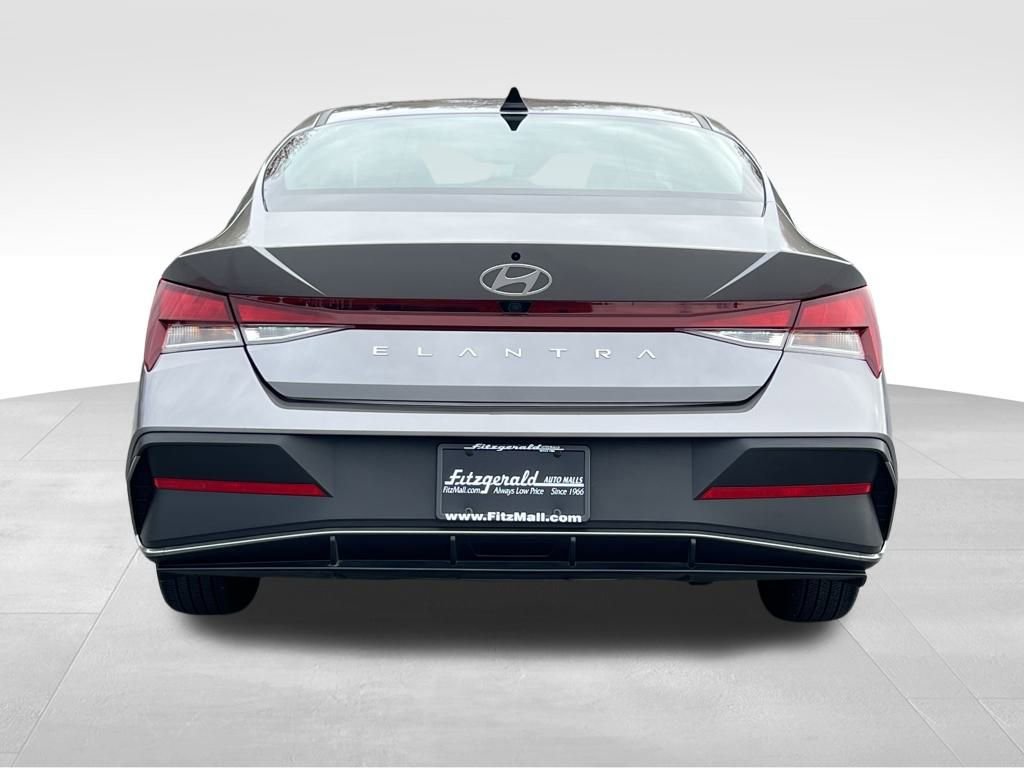 Used 2024 Hyundai Elantra SEL image 6