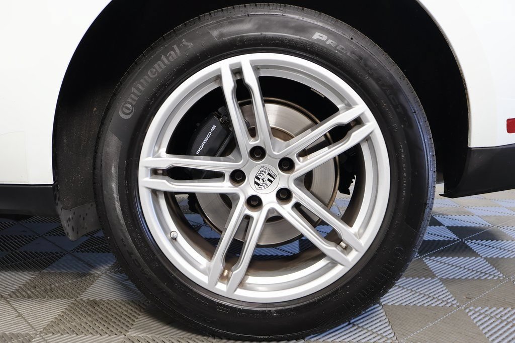 Used 2024 Porsche Macan AWD/4WD image 16