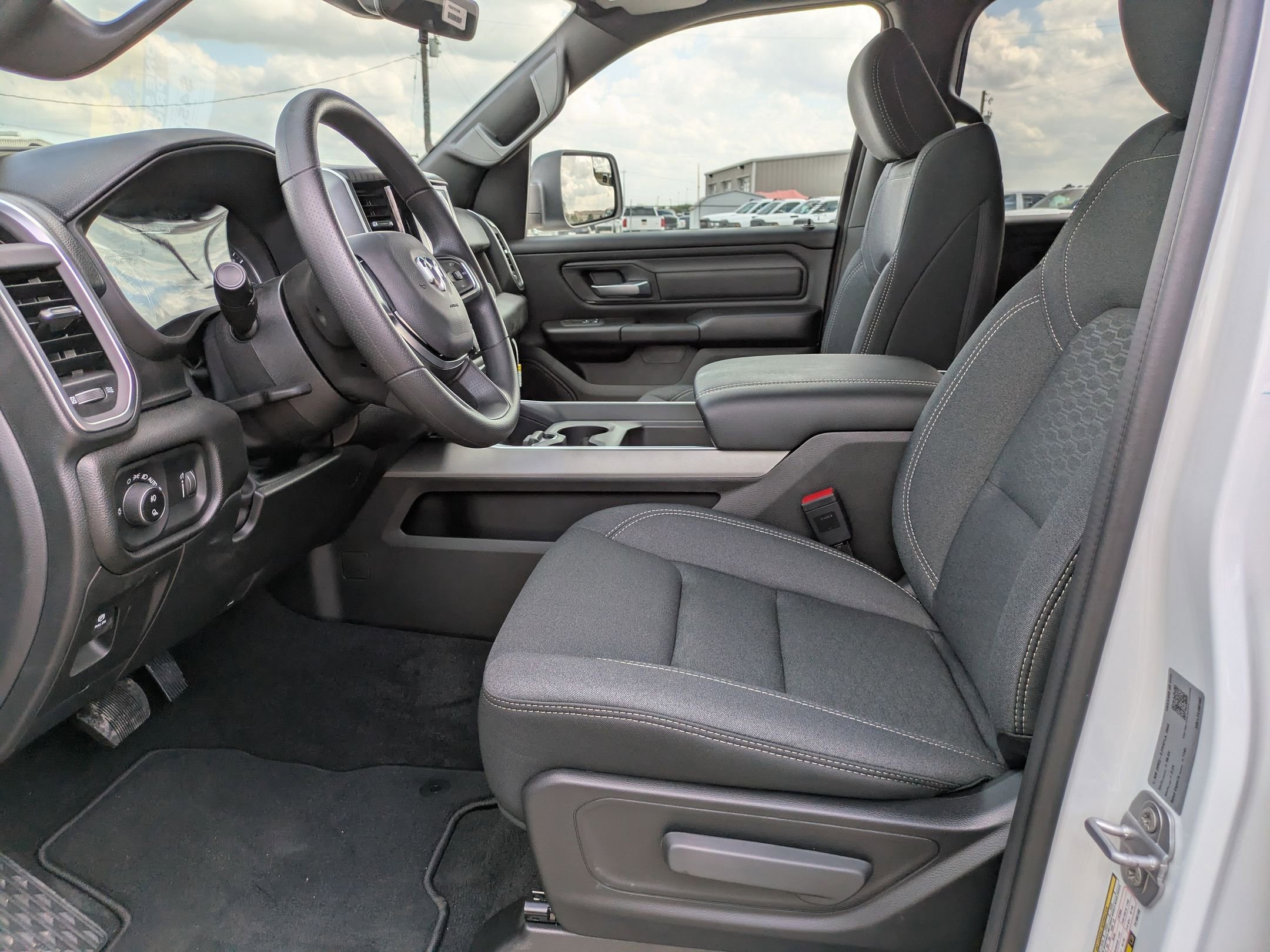 New 2026 RAM 1500 Express AWD/4WD image 9