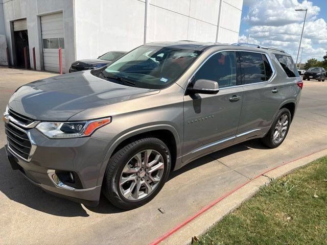 Used 2019 Chevrolet Traverse Premier w/ Driver Confidence II Package FWD image 2