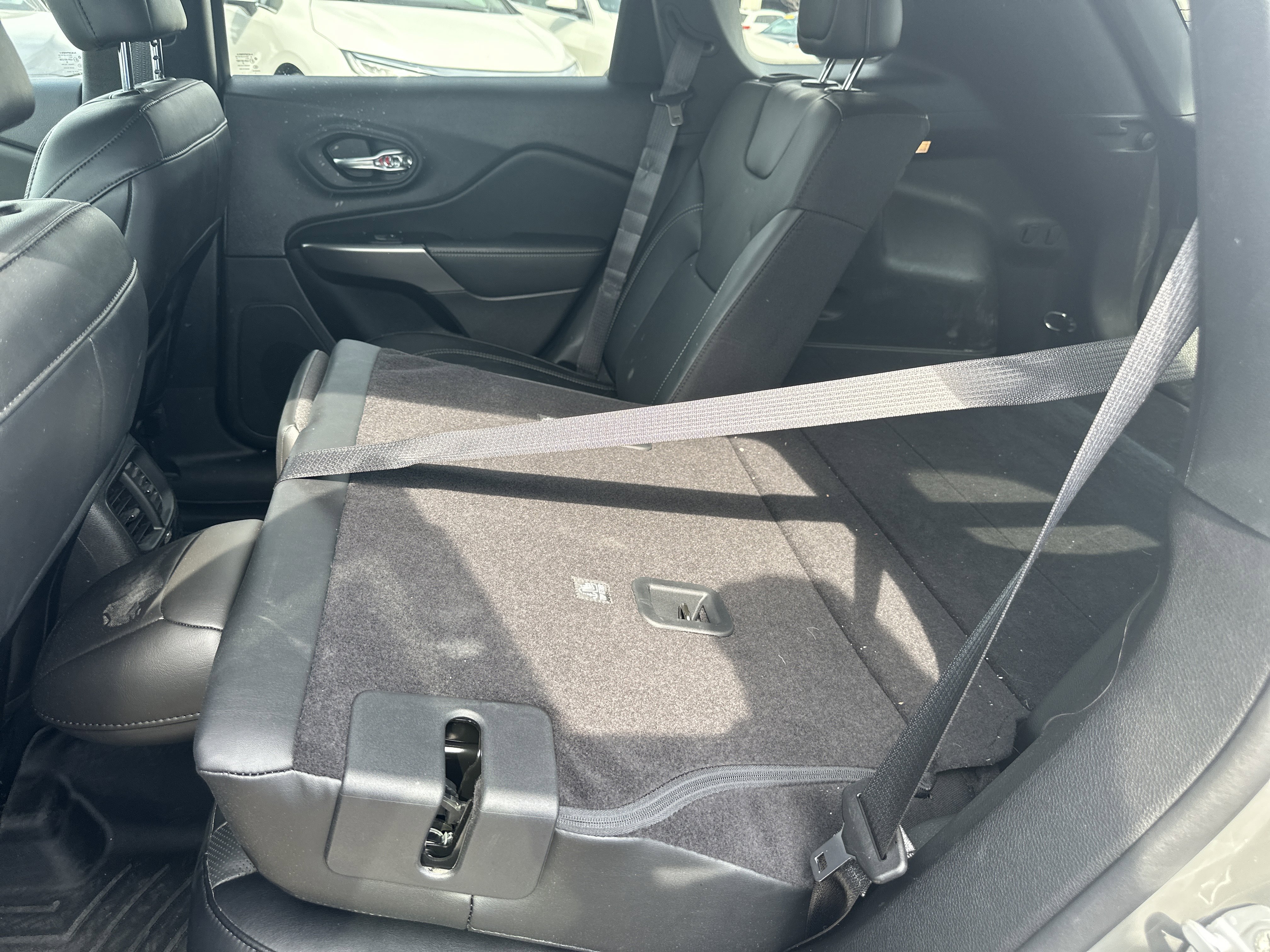 Used 2022 Jeep Cherokee Latitude Lux image 16