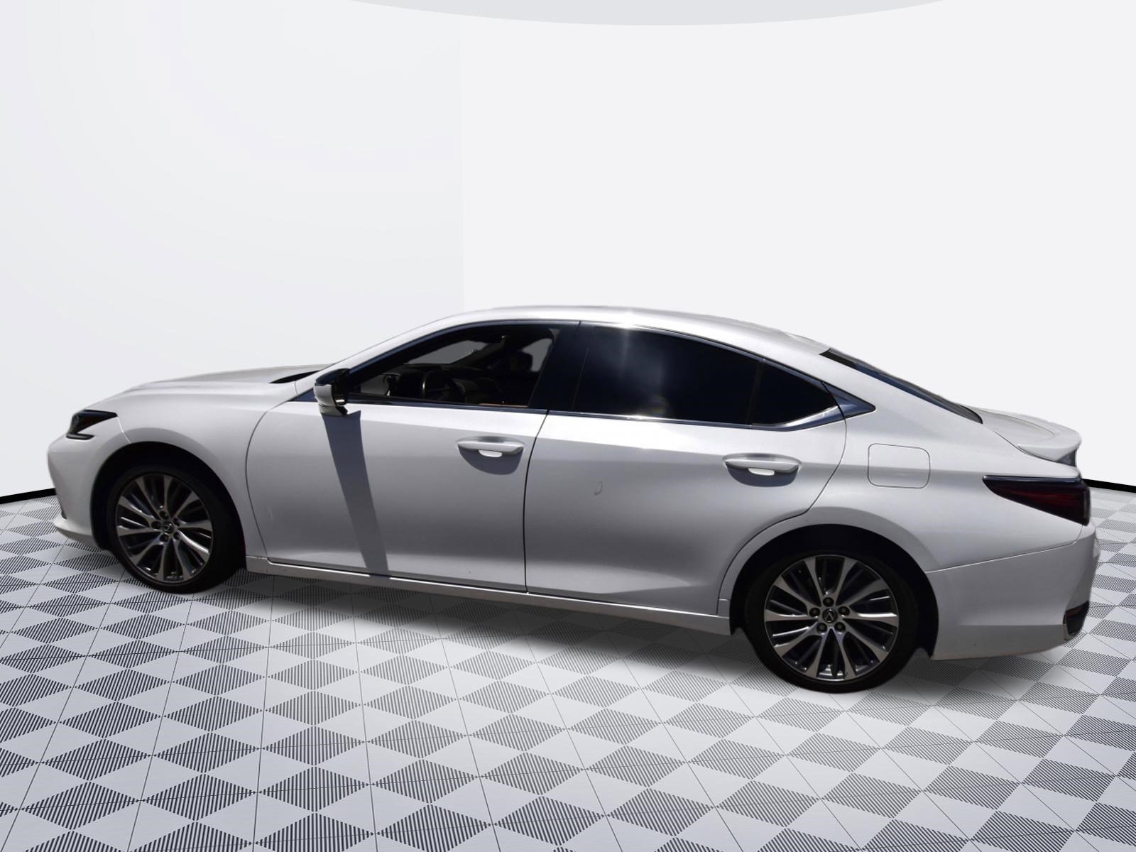 Used 2021 Lexus ES 300h w/ Premium Package FWD image 6