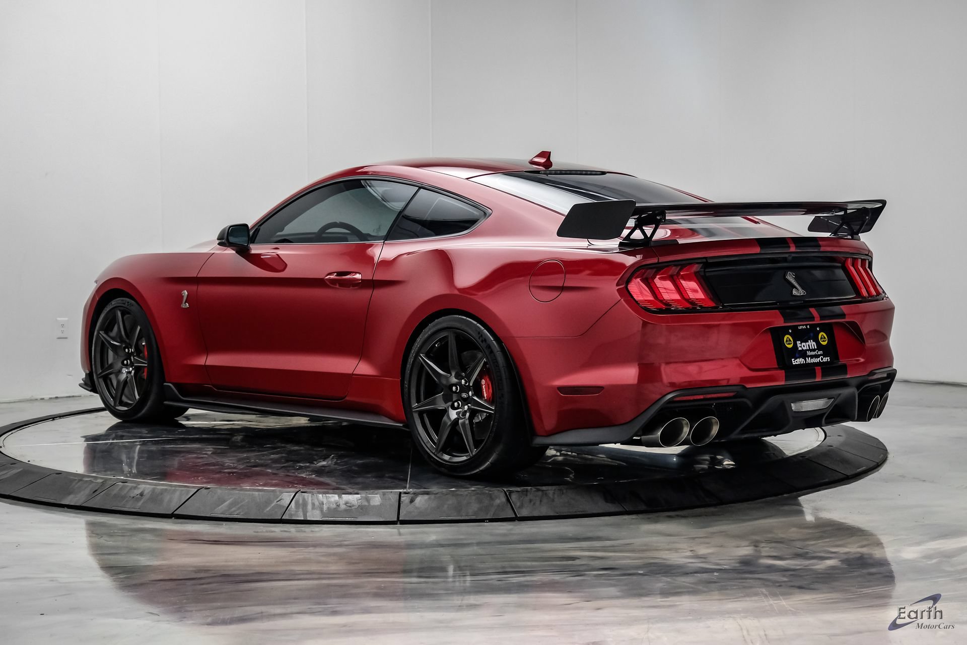 Used 2020 Ford Mustang Shelby GT500 w/ Carbon Fiber Track Pack RWD image 12