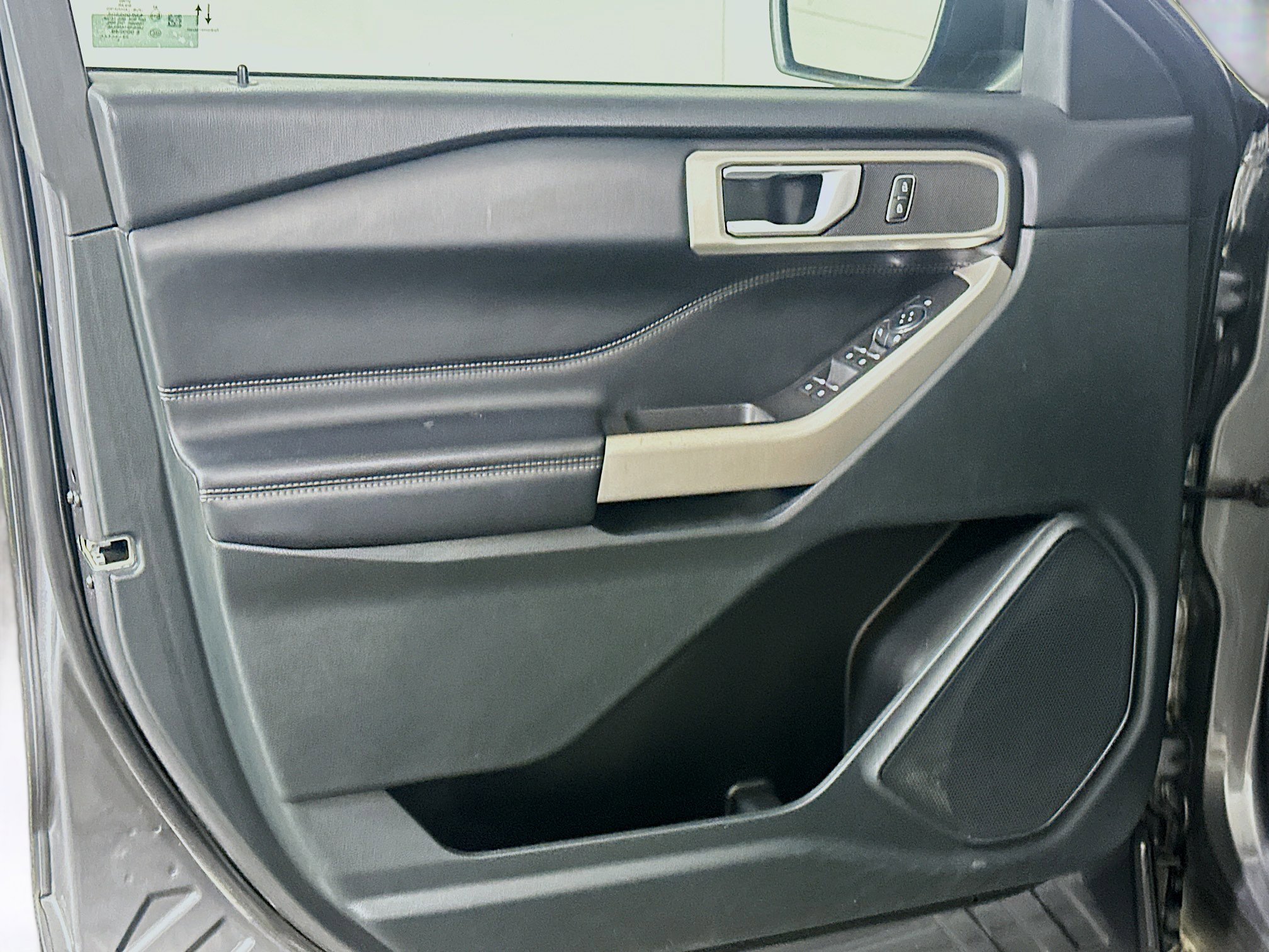 Used 2023 Ford Explorer XLT w/ Equipment Group 202A image 15